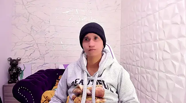 Snapshot of Im_Milan_Rs chatting on February 12, 3:07 am Im Milan Rs online show from February 12, 3:07 am