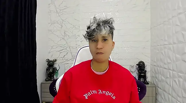 Snapshot of Im_Milan_Rs chatting on February 13, 12:13 am Im Milan Rs online show from February 13, 12:13 am