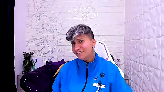 Snapshot of Im_Milan_Rs chatting on February 15, 3:20 am Im Milan Rs online show from February 15, 3:20 am