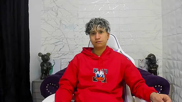 Snapshot of Im_Milan_Rs chatting on February 17, 12:43 am Im Milan Rs online show from February 17, 12:43 am