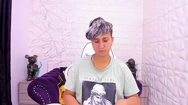 Snapshot of Im_Milan_Rs chatting on February 19, 3:17 am Im Milan Rs online show from February 19, 3:17 am