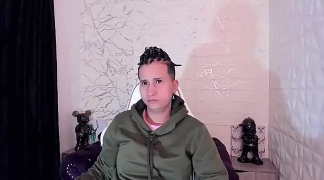 Snapshot of Im_Milan_Rs chatting on March 2, 6:59 am Im Milan Rs online show from March 2, 6:59 am