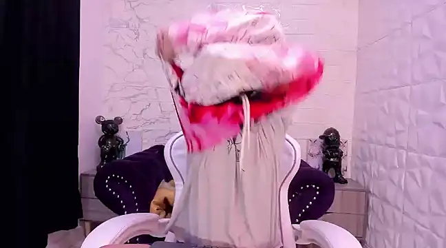 Snapshot of Im_Milan_Rs chatting on March 6, 12:10 am Im Milan Rs online show from March 6, 12:10 am