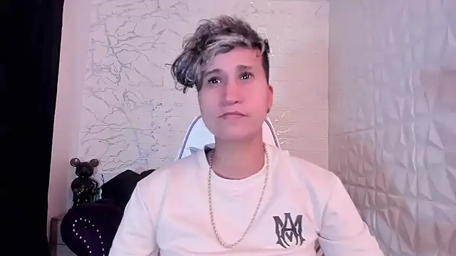 Snapshot of Im_Milan_Rs chatting on March 9, 9:24 am Im Milan Rs online show from March 9, 9:24 am