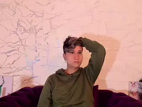 Snapshot of Im_Milan_Rs chatting on March 13, 7:20 am Im Milan Rs online show from March 13, 7:20 am