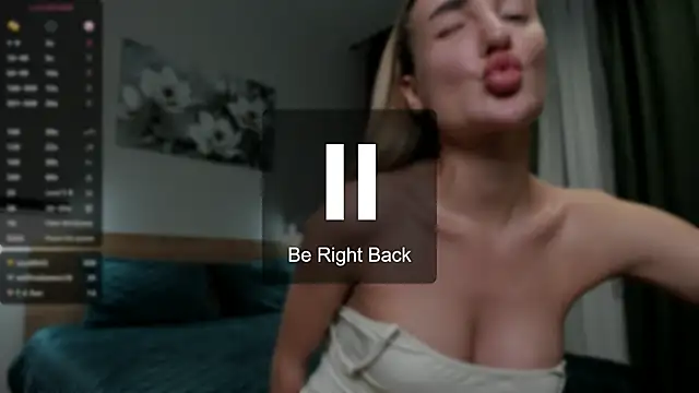 Snapshot of chloewallace chatting on March 22, 12:39 am chloewallace online show from March 22, 12:39 am