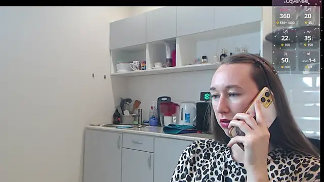 --Model--2 online show from September 25, 3:16 pm