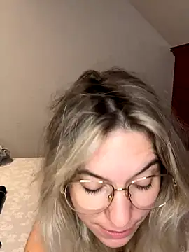 Snapshot of carlaaa chatting on September 29, 7:51 pm carlaaa online show from September 29, 7:51 pm