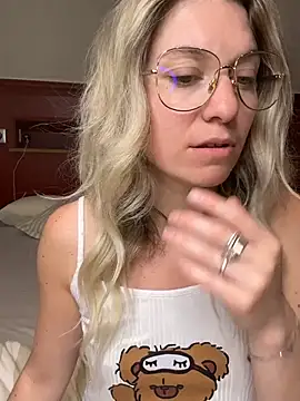 carlaaa online show from April 29, 8:59 pm