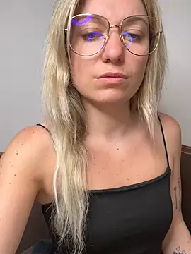 carlaaa online show from May 6, 8:36 pm