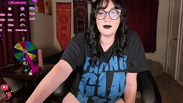 Snapshot of TheGothMilf chatting on June 25, 5:07 am TheGothMilf online show from June 25, 5:07 am