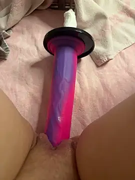 luisa1 online show from November 15, 7:43 pm