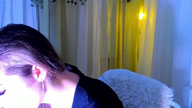 Snapshot of Lioneass chatting on December 11, 1:06 pm Lioneass online show from December 11, 1:06 pm