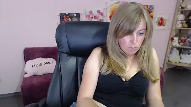 Hot Milady online show from June 22, 8:44 am