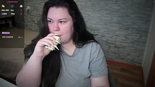 Snapshot of NicaMeow chatting on March 6, 9:58 am NicaMeow online show from March 6, 9:58 am