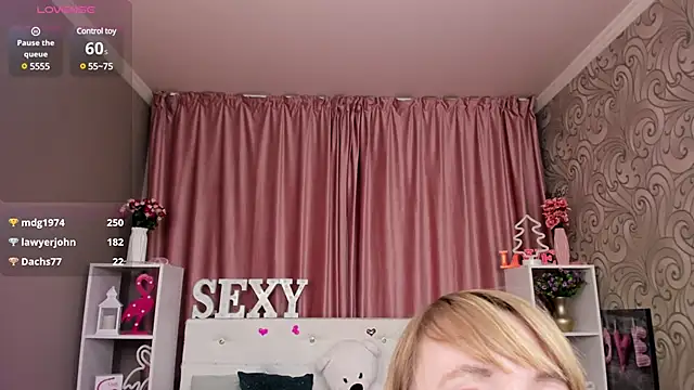 KattyPeachX online show from January 8, 7:45 am