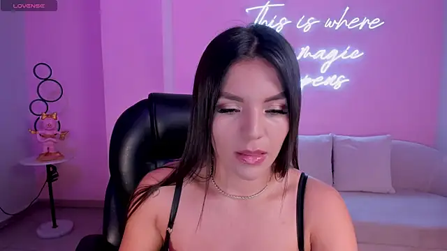 Snapshot of ValeriaRoldanX chatting on January 14, 3:22 am ValeriaRoldanX online show from January 14, 3:22 am