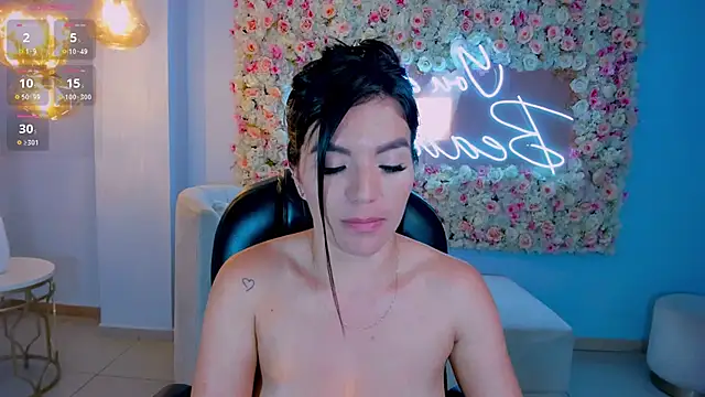 Snapshot of ValeriaRoldanX chatting on February 5, 9:25 am ValeriaRoldanX online show from February 5, 9:25 am