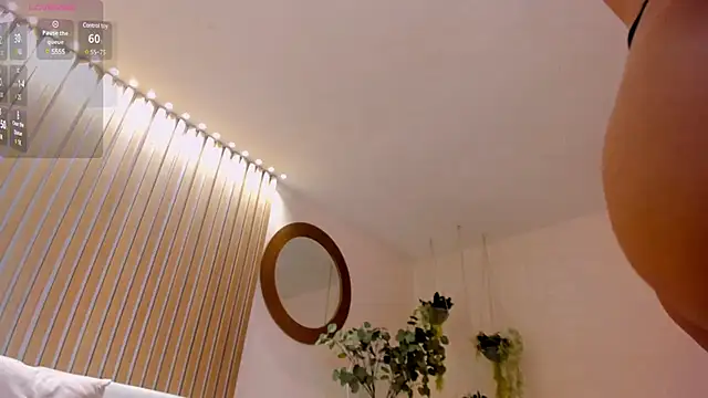 Snapshot of ValeriaRoldanX chatting on March 22, 6:43 am ValeriaRoldanX online show from March 22, 6:43 am