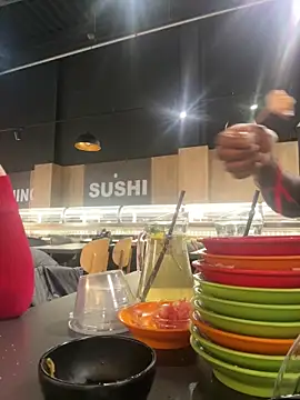 Snapshot of MacTroy chatting on March 17, 4:43 pm MacTroy online show from March 17, 4:43 pm