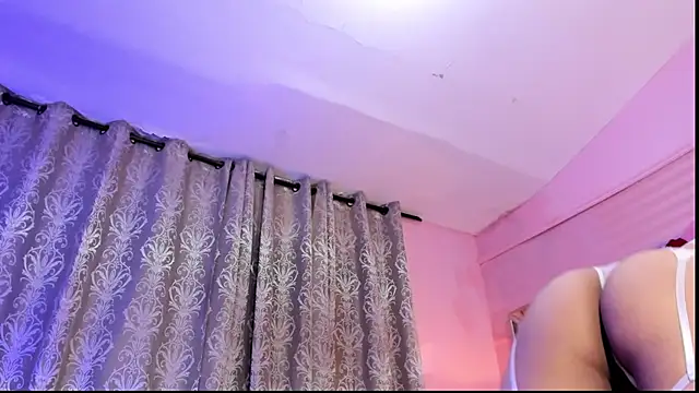Snapshot of giselle_ocampo chatting on April 28, 1:05 pm giselle ocampo online show from April 28, 1:05 pm