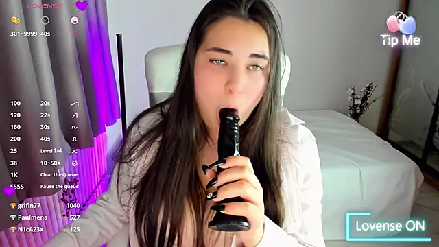 Lillianhot68 online show from January 27, 10:49 pm