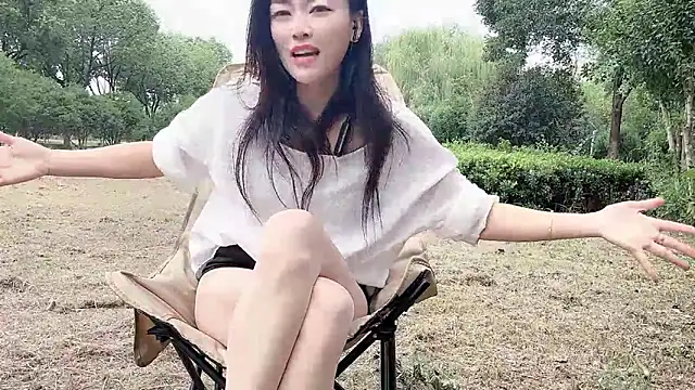 Snapshot of QianF-666 chatting on September 21, 1:51 am QianF-666 online show from September 21, 1:51 am