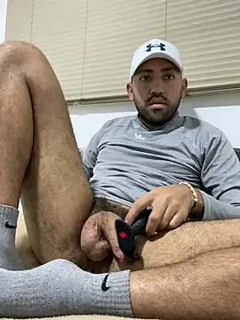 JuanZapata33 online show from December 3, 11:57 pm