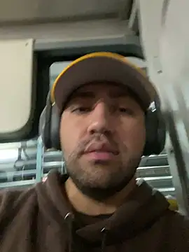 JuanZapata33 online show from February 19, 11:25 pm