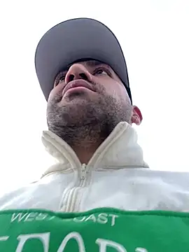 JuanZapata33 online show from February 21, 11:10 pm