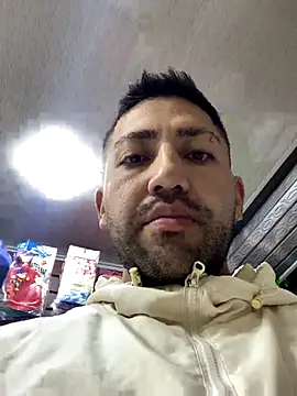 JuanZapata33 online show from November 16, 10:15 pm