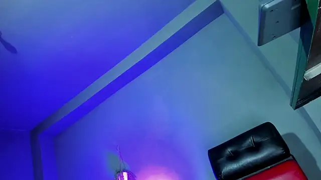 Travistanner 28 online show from September 21, 4:03 am