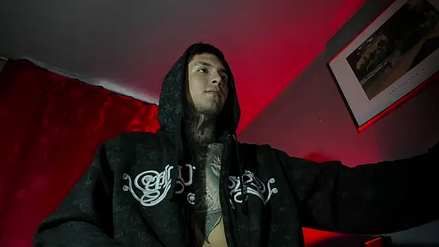 Snapshot of Travistanner_28 chatting on March 10, 5:07 pm Travistanner 28 online show from March 10, 5:07 pm