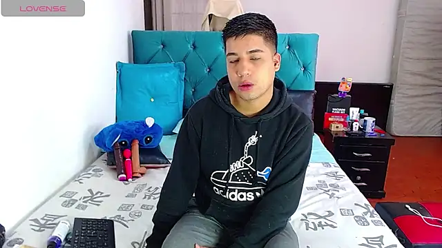 Snapshot of Randy_horny chatting on January 22, 3:40 pm Randy horny online show from January 22, 3:40 pm