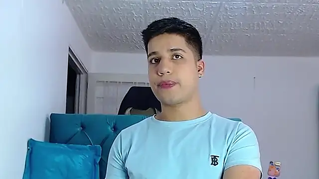 Snapshot of Randy_horny chatting on January 23, 10:33 pm Randy horny online show from January 23, 10:33 pm