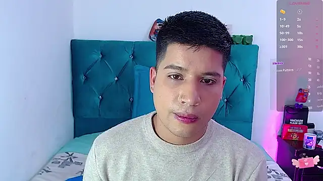 Snapshot of Randy_horny chatting on February 3, 7:00 pm Randy horny online show from February 3, 7:00 pm
