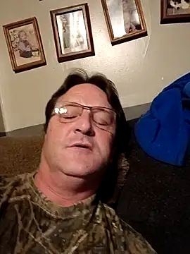 Snapshot of Sexyaron89285 chatting on October 28, 3:43 am Sexyaron89285 online show from October 28, 3:43 am