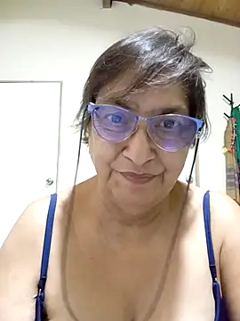 Snapshot of florecita69 chatting on October 12, 1:15 am florecita69 online show from October 12, 1:15 am