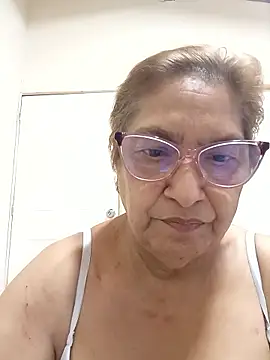 florecita69 online show from January 16, 2:43 pm