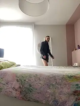 Snapshot of dann1111 chatting on November 30, 10:08 am dann1111 online show from November 30, 10:08 am