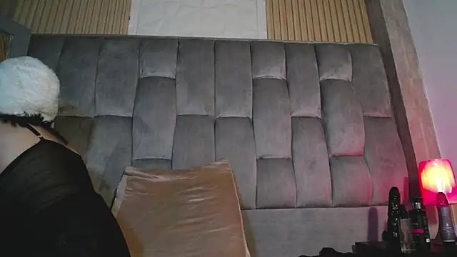 kittyhouse hs online show from February 12, 6:08 am