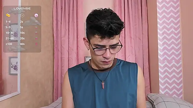 Ryan Clark  online show from December 11, 7:36 pm