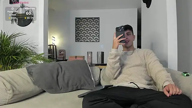 Snapshot of Ryan_Clark_ chatting on June 4, 12:16 am Ryan Clark online show from June 4, 12:16 am