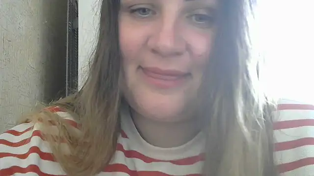 Snapshot of Honeydew-Waves chatting on April 6, 9:54 am Honeydew-Waves online show from April 6, 9:54 am