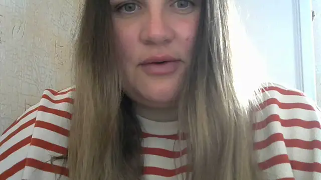 Snapshot of Honeydew-Waves chatting on April 8, 6:46 am Honeydew-Waves online show from April 8, 6:46 am