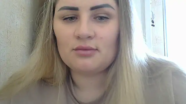 Snapshot of Honeydew-Waves chatting on May 5, 6:43 am Honeydew-Waves online show from May 5, 6:43 am
