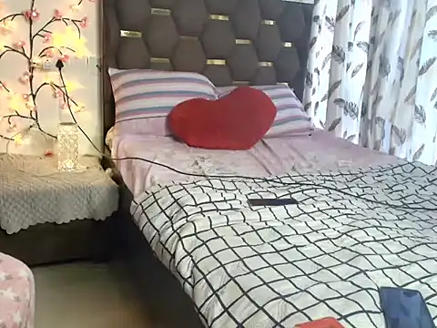 Snapshot of CUTE_princess_143 chatting on October 6, 11:51 am CUTE princess 143 online show from October 6, 11:51 am