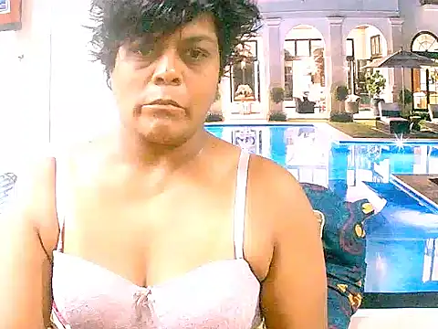 Snapshot of indianCherryPie chatting on January 3, 5:39 am indianCherryPie online show from January 3, 5:39 am