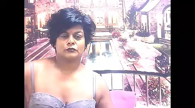 Snapshot of indianCherryPie chatting on January 21, 8:19 am indianCherryPie online show from January 21, 8:19 am