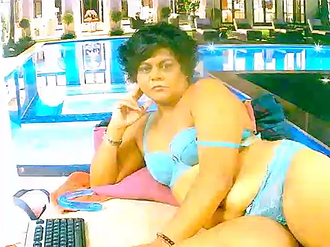 Snapshot of indianCherryPie chatting on February 14, 12:47 pm indianCherryPie online show from February 14, 12:47 pm